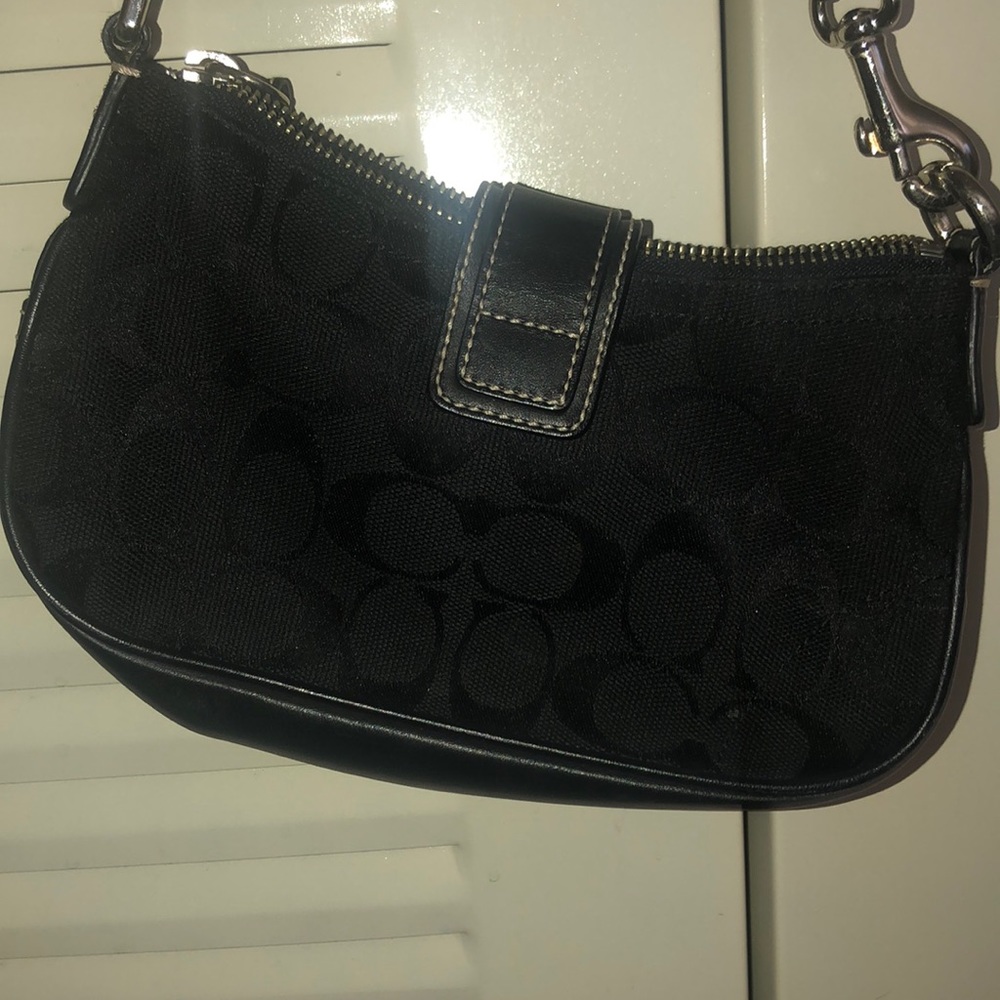 Little purse perfect for anyone.